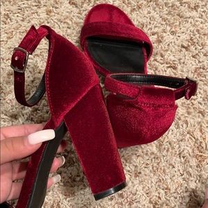 VELVET BURGUNDY HEELS